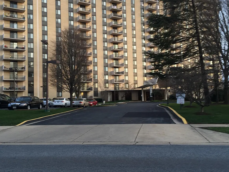 7420 Westlake Ter #105