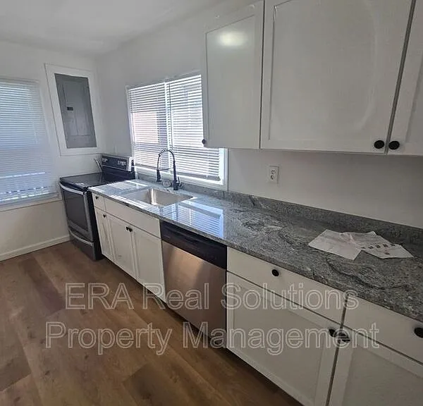 1665 Elaine Rd — Photo 5