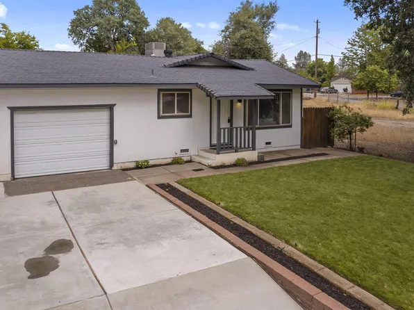 1725 Grand Coulee Blvd, Shasta Lake, CA 96019
