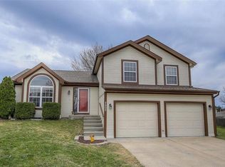 905 NE 117th Ter, Kansas City, MO 64155