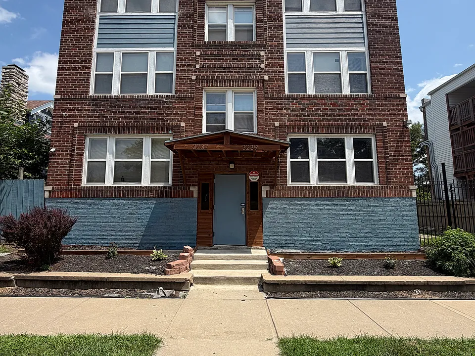 3237 Garfield Ave #1B