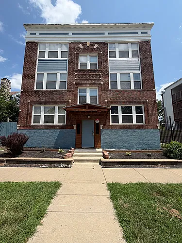 3237 Garfield Ave #1B Photo 1