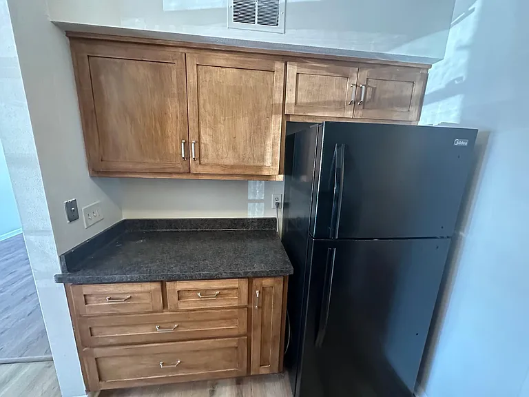 4016 N Larkin St — Photo 5