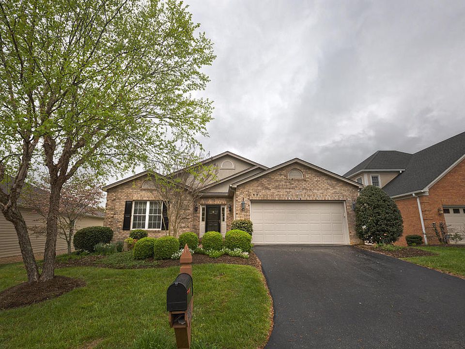 1st image of 3831 Parkway Place Dr