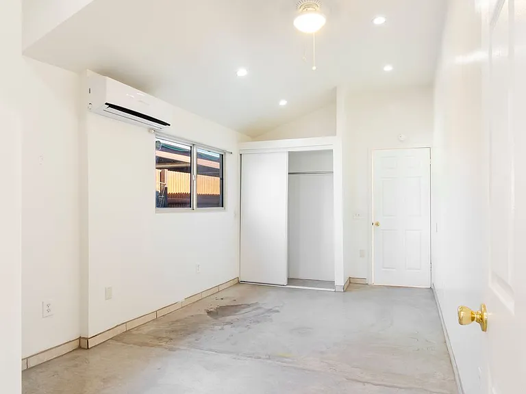 1541 E Mabel St — Photo 6