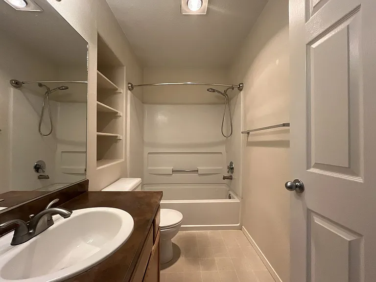 149 NE 75th Ave — Photo 36