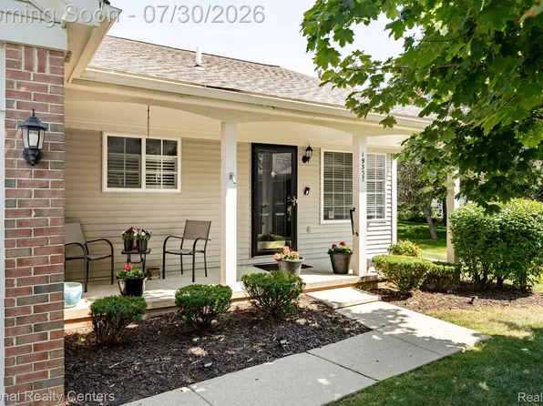 19337 Mandarin Dr, Roseville, MI 48066