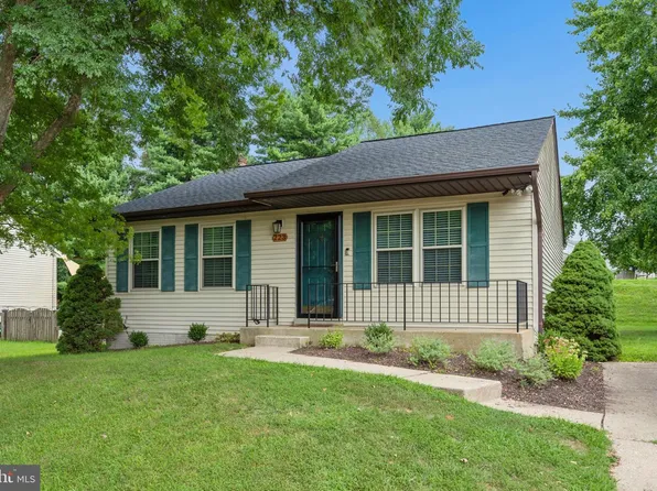 223 Stacey Lee Dr, Westminster, MD 21158
