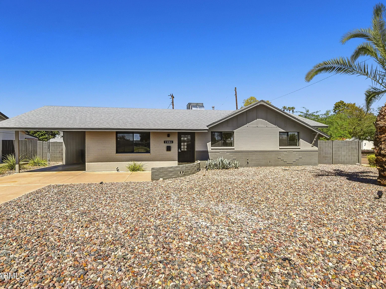 3 bed, 2.0 bath, 1297 sqft, $2,850 — Photo 2