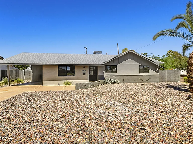 1986 E Palmcroft Dr — Photo 2