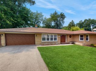 4213 E Wonder Lake Rd, Wonder Lake, IL