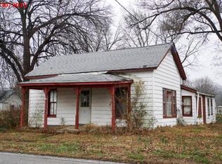310 N Main St, New Canton, IL 62356
