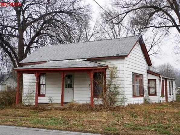 310 N Main St, New Canton, IL 62356