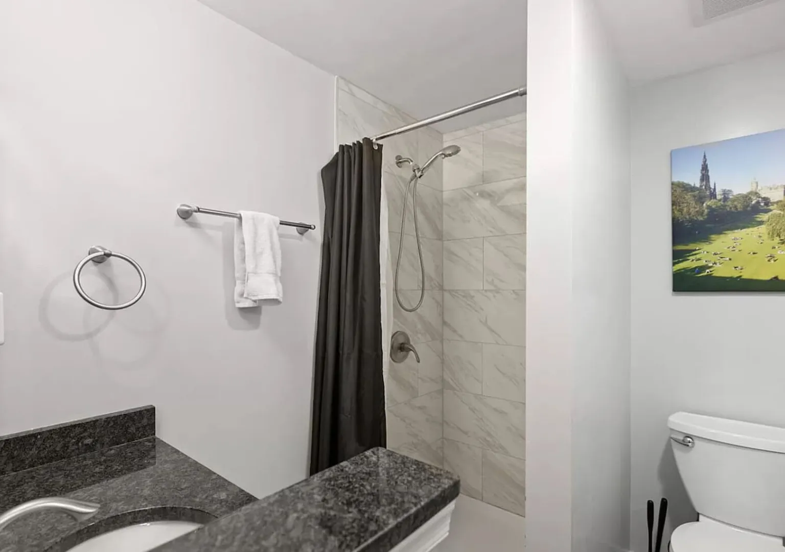 Adorable Guesthouse | Free Parking | Howard U — Photo 3