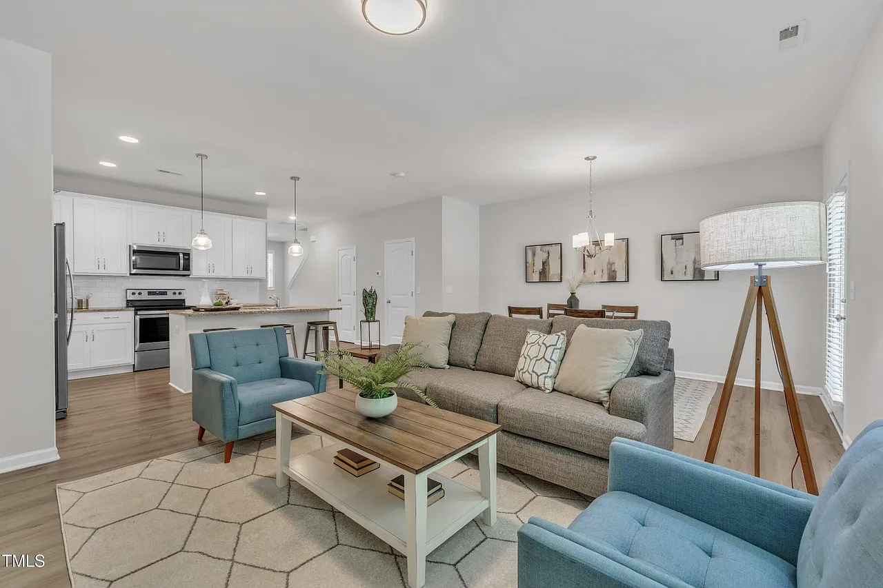 Now Available - Luxury Townhome Rental Southpoint Station — Photo 4