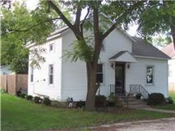 7 E Linn St, Piper City, IL 60959