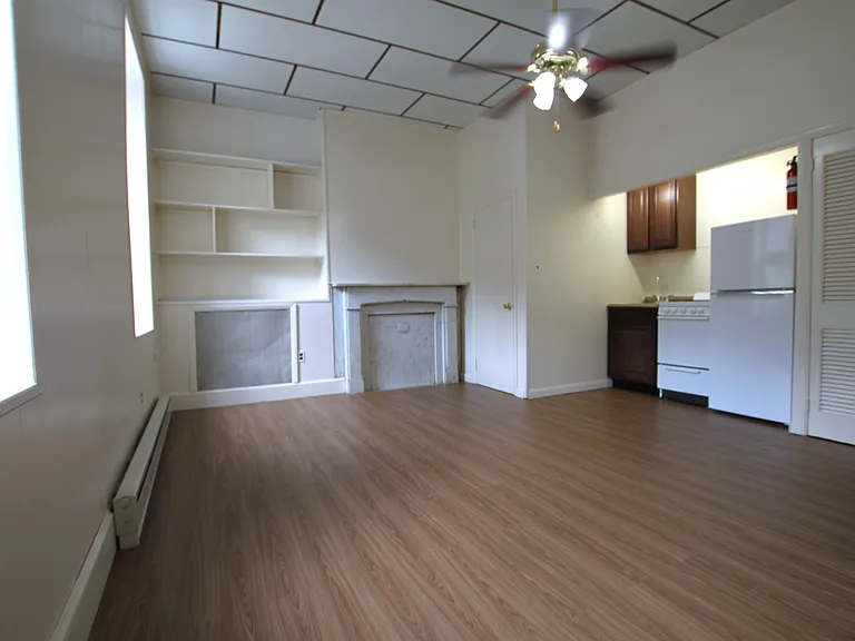 2035 Chestnut St #201 — Photo 2