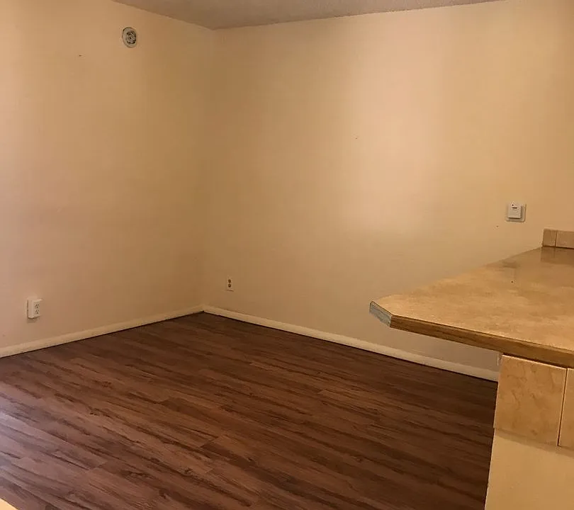 1065 University Ave #108