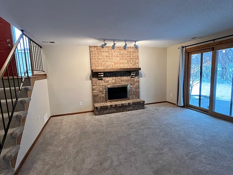 7017 Polaris Ln N — Photo 34