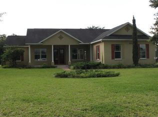 2911 Stratus Ln, Plant City, FL 33565