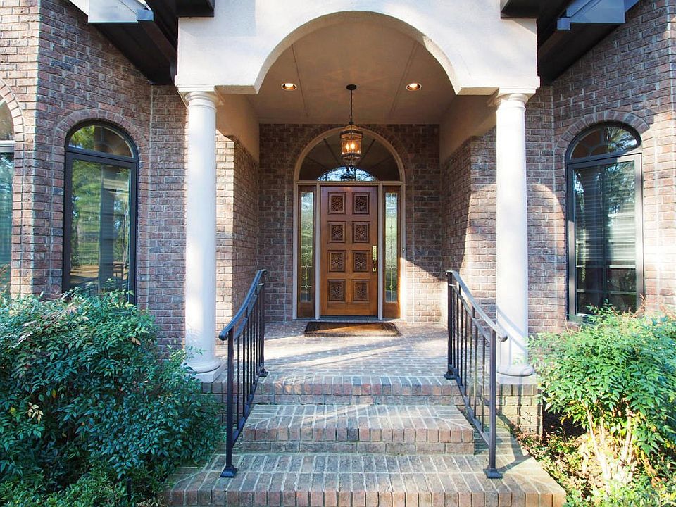 28 Strathaven Drive