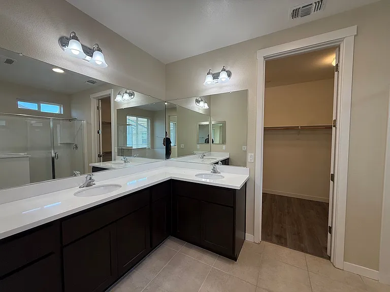 1261 Damasco Ln — Photo 9