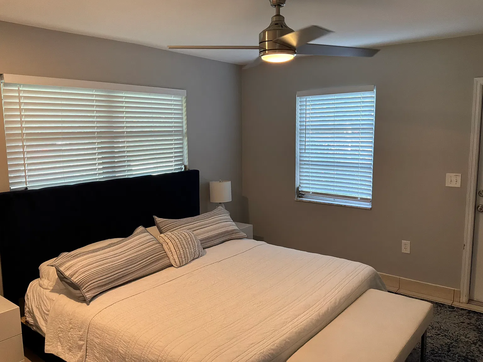 2 bed, 894 sqft, $2,700 — Photo 3
