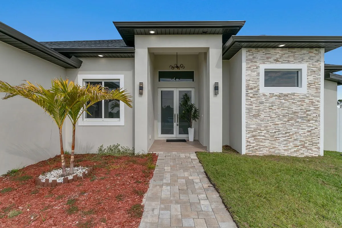4 bed, 3.0 bath, 1735 sqft, $2,400 — Photo 4