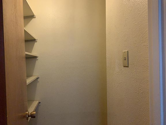 5th image of 124 Columbia Ln #11312078