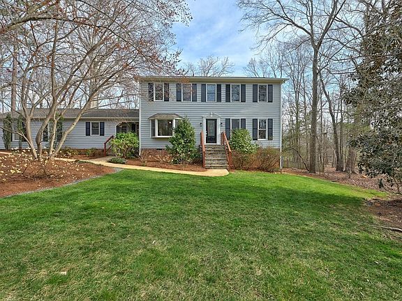 2nd image of 5324 Fairoaks Rd