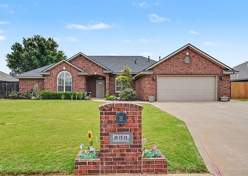 1st image of 808 Sheryl Ln
