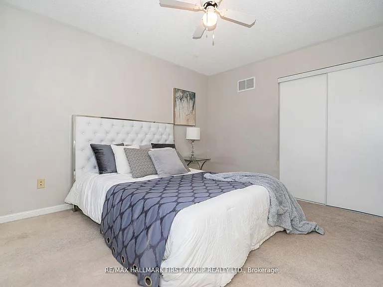 1636 Sarasota Cres — Photo 25