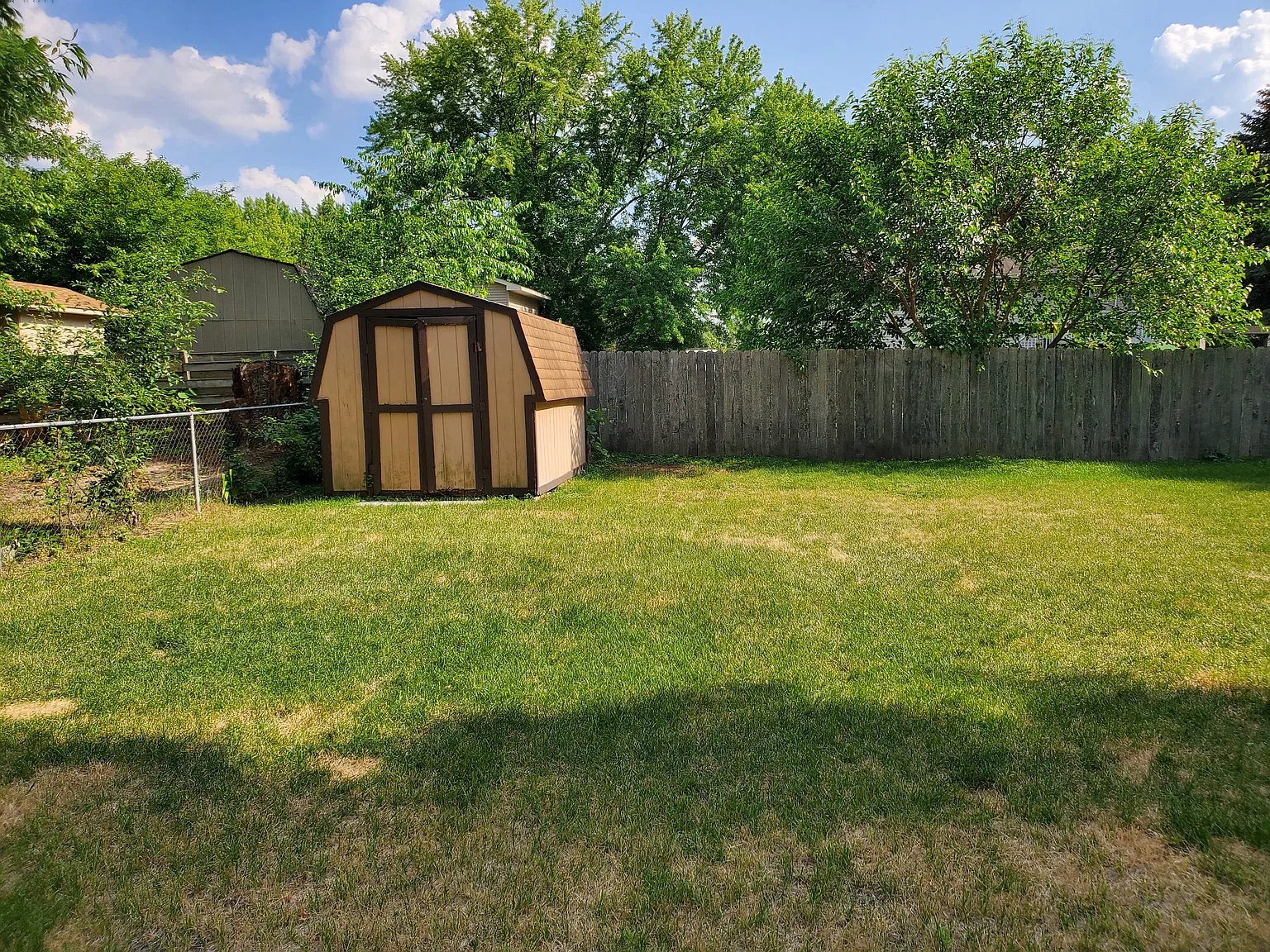 3 bed, 1569 sqft, $2,400 — Photo 3