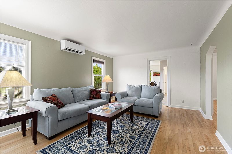 4th image of 3640 W C Street