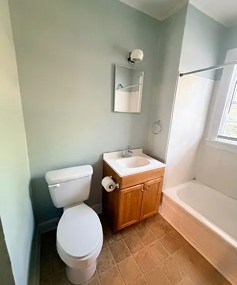 1549 Victory St — Photo 7