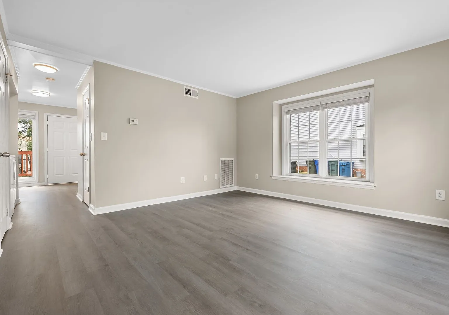Discover this freshly renovated end-unit townhome in Durham, NC featuring 2 bedrooms and 1.5 baths. — Photo 3