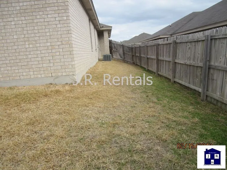 305 Cedar Ridge Dr #A — Photo 42