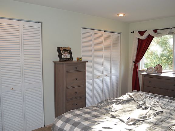 2nd image of 1324 NW Slate Ln