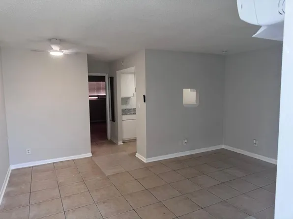 40 AVE - 1885, 1885 40th Ave #4, Vero Beach, FL 32960