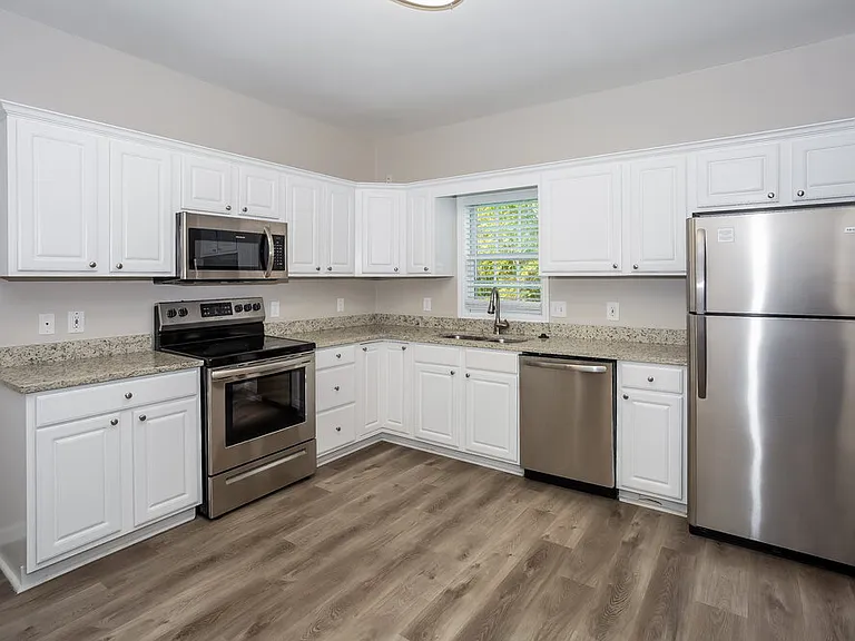 1042 Newfound Hollow Dr — Photo 7