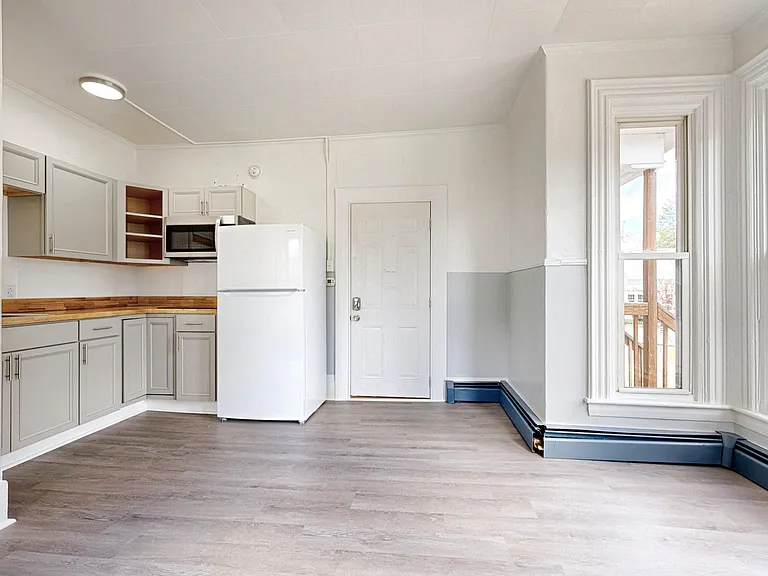 28 Mill St #B — Photo 4