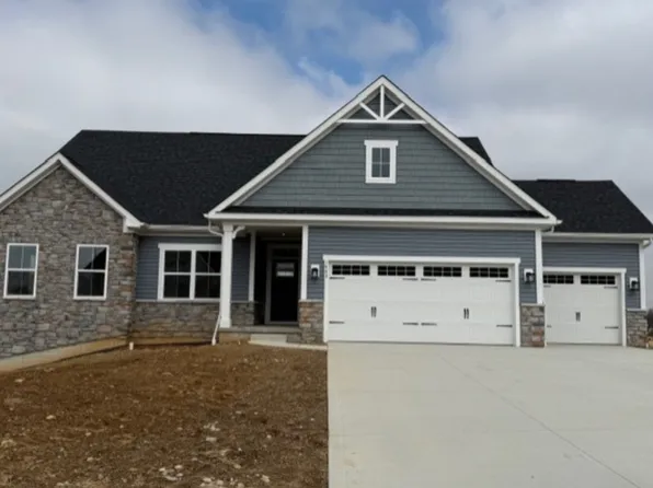 1443 Southbrook Cir NE, Canton, OH 44721