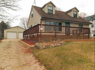 1927 Sunset Rd, Port Washington, WI 53074