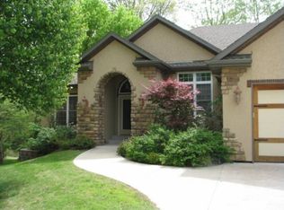 230 Regent Dr, Branson, MO 65616