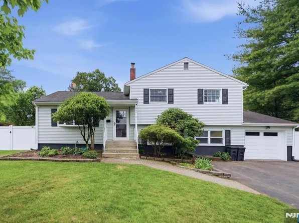 92 Blanch Ave, Closter, NJ 07624