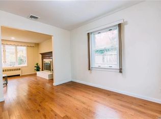 19 W Shore Dr, Pt Washington, NY 11050