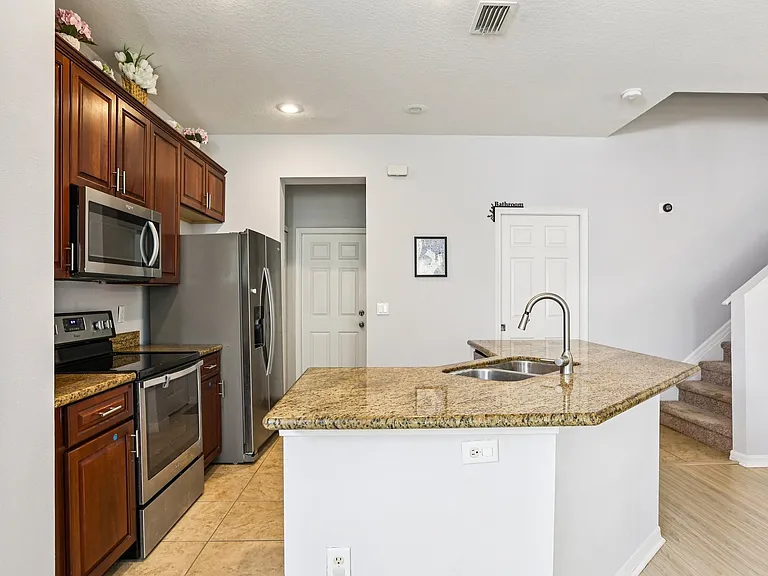 7435 Arlington Grove Cir #A — Photo 5