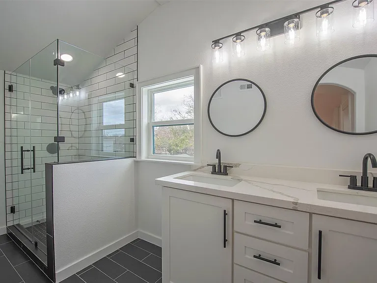 1459 Munger St — Photo 32