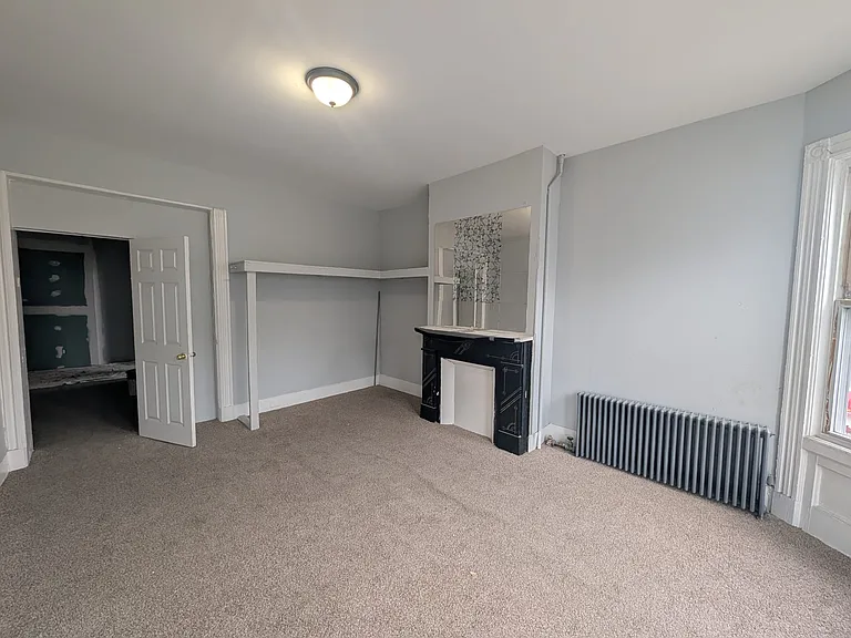 866 Main St #2 — Photo 4
