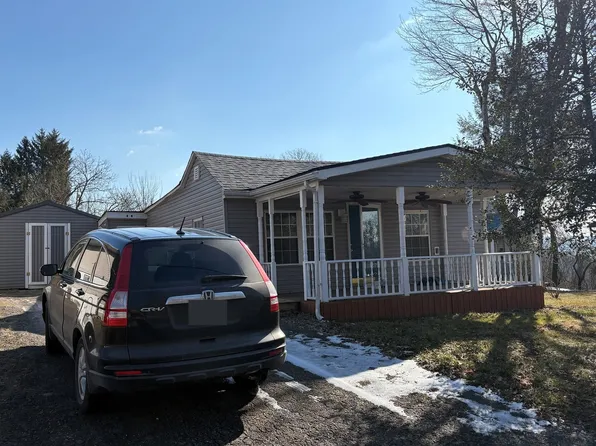 2232 Oakridge Dr, Charleston, WV 25311